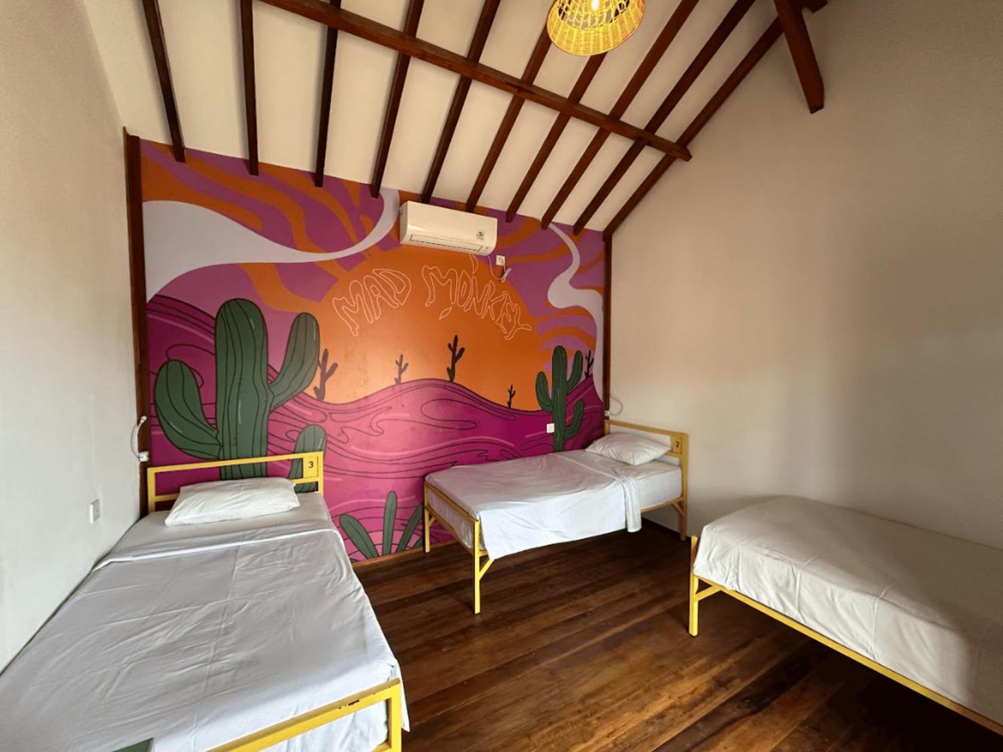 Mad Monkey Gili Trawangan Vandrehjem Eksteriør billede Hostel room in Brazil