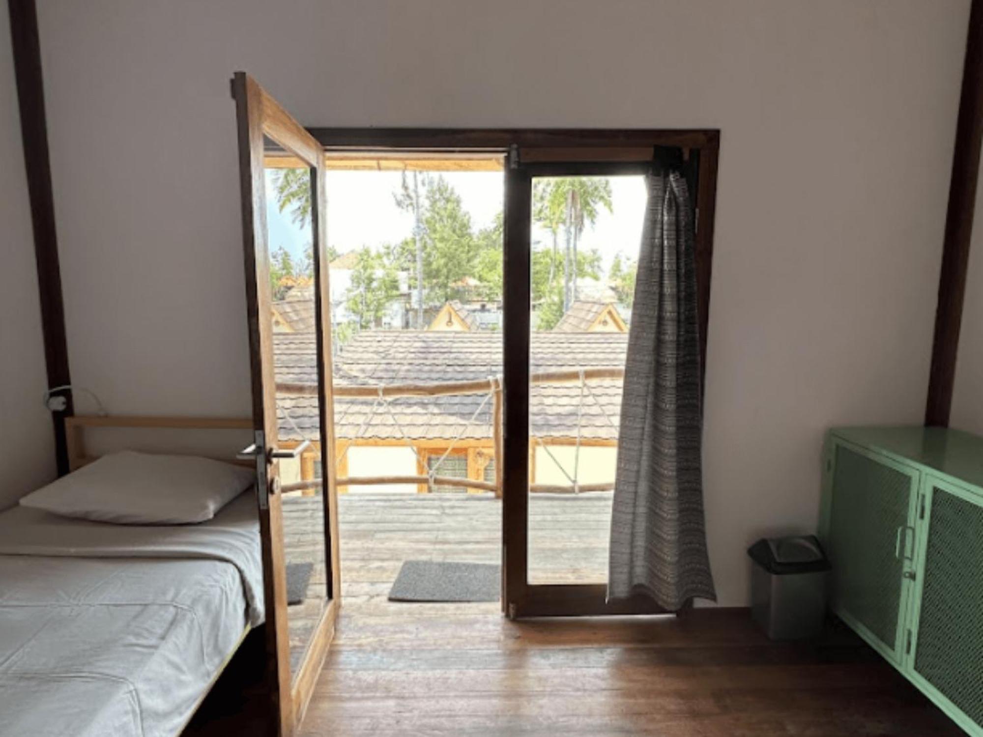 Mad Monkey Gili Trawangan Vandrehjem Eksteriør billede A room at the resort