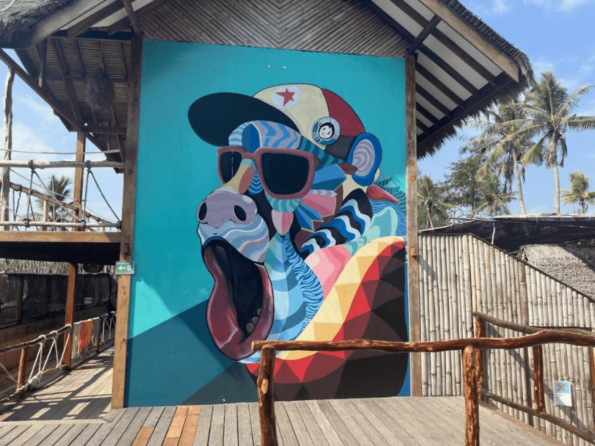 Mad Monkey Gili Trawangan Vandrehjem Eksteriør billede Mural by artist, 2019