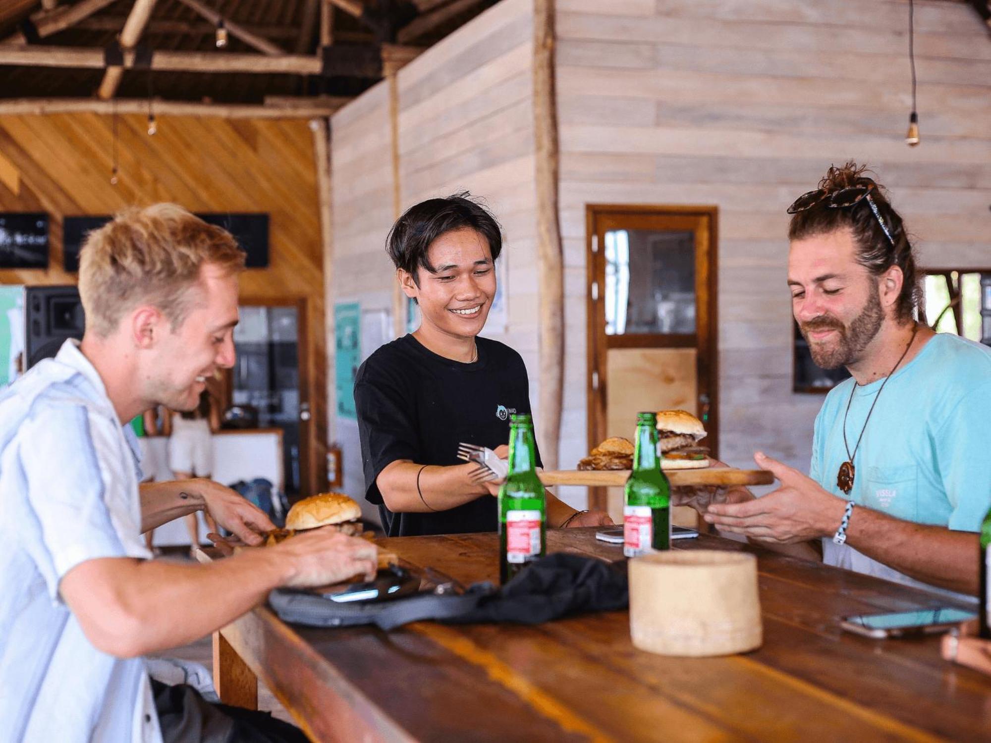 Mad Monkey Gili Trawangan Vandrehjem Eksteriør billede Beer in Bali