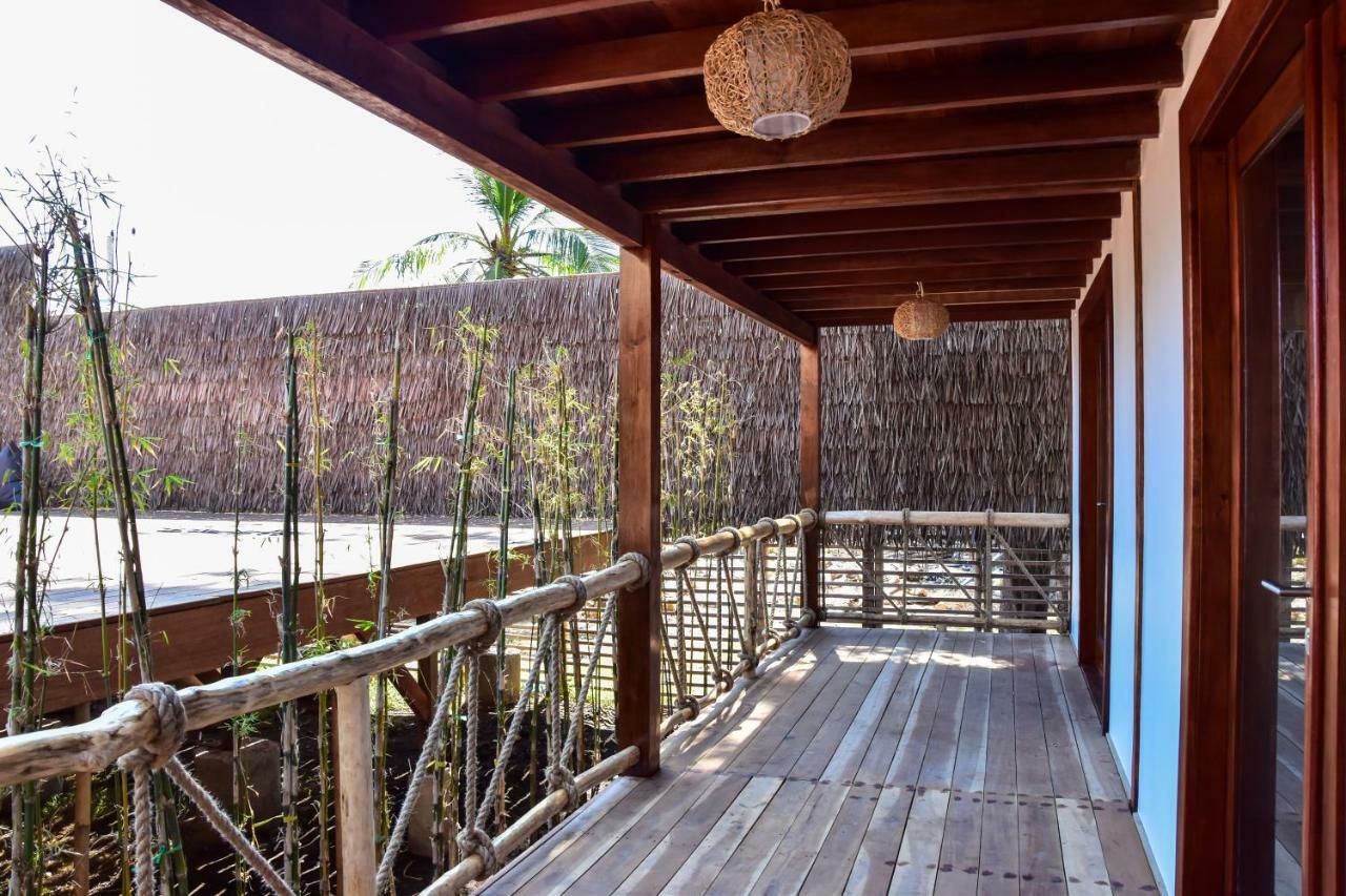 Mad Monkey Gili Trawangan Vandrehjem Eksteriør billede A corridor at the hotel