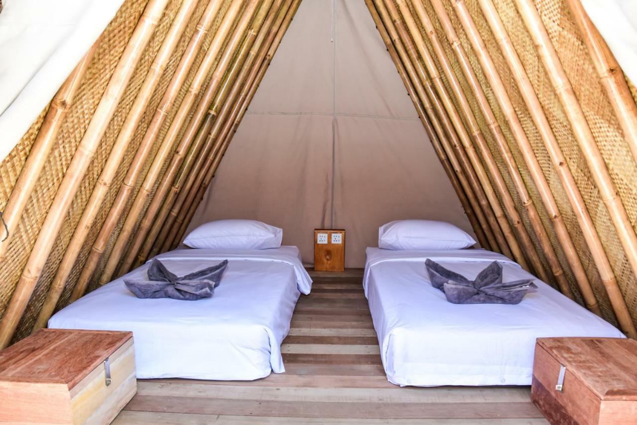 Mad Monkey Gili Trawangan Vandrehjem Eksteriør billede Interior of a tent